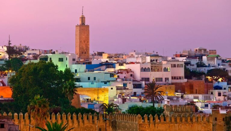 Le Salaire Moyen au Maroc : Conseils Pratiques pour les Voyageurs et Expatriés